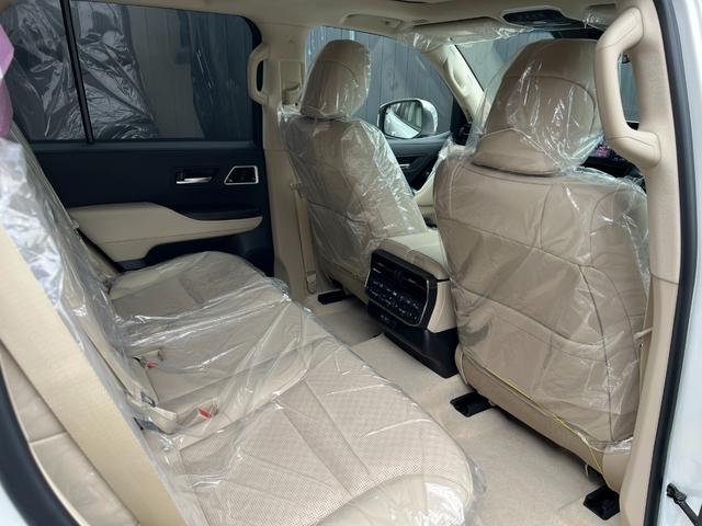 ランドクルーザー ＺＸ　【ディーゼル車】内装ベージュ　１２．３インチＪＢＬプレミアサウンド　サンルーフ　パノラミックビューモニター　寒冷地仕様　ブラインドスポットモニター　ＥＴＣ２．０　パワーバックドア　純正２０インチアルミ（40枚目）