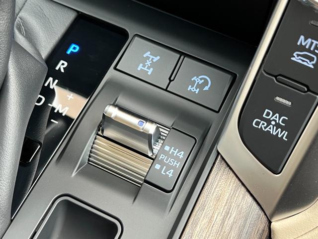 ランドクルーザー ＺＸ　【ディーゼル車】内装ベージュ　１２．３インチＪＢＬプレミアサウンド　サンルーフ　パノラミックビューモニター　寒冷地仕様　ブラインドスポットモニター　ＥＴＣ２．０　パワーバックドア　純正２０インチアルミ（61枚目）