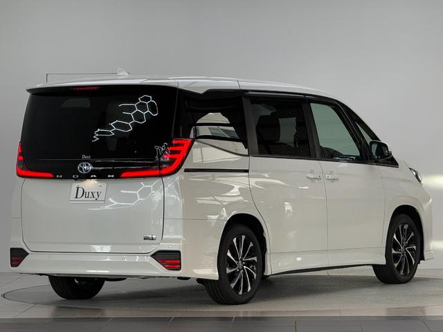 ノア ハイブリッドＳ－Ｚ　【１３．２インチ後席フリップダウンモニター付き】　１０．５型コネクトナビ　快適利便パッケージＨｉ　ブラインドスポットモニター　アドバンストパーク　パワーバックドア　ＣＤ／ＤＶＤ　ＨＤＭＩ　純正１７ＡＷ（11枚目）