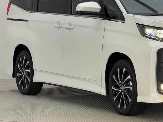 ノア ハイブリッドＳ－Ｚ　【１３．２インチ後席フリップダウンモニター付き】　１０．５型コネクトナビ　快適利便パッケージＨｉ　ブラインドスポットモニター　アドバンストパーク　パワーバックドア　ＣＤ／ＤＶＤ　ＨＤＭＩ　純正１７ＡＷ（17枚目）