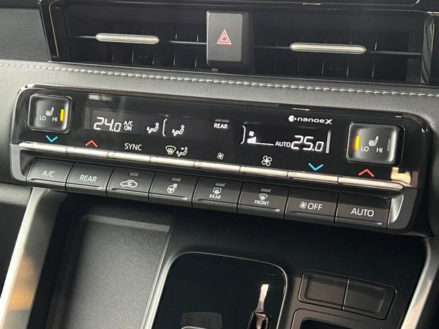 ノア ハイブリッドＳ－Ｚ　【１３．２インチ後席フリップダウンモニター付き】　１０．５型コネクトナビ　快適利便パッケージＨｉ　ブラインドスポットモニター　アドバンストパーク　パワーバックドア　ＣＤ／ＤＶＤ　ＨＤＭＩ　純正１７ＡＷ（60枚目）