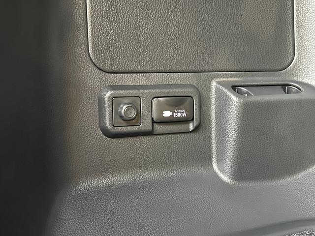 ノア ハイブリッドＳ－Ｚ　【１３．２インチ後席フリップダウンモニター付き】　１０．５型コネクトナビ　快適利便パッケージＨｉ　ブラインドスポットモニター　アドバンストパーク　パワーバックドア　ＣＤ／ＤＶＤ　ＨＤＭＩ　純正１７ＡＷ（72枚目）