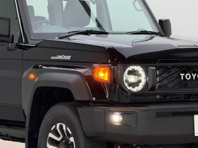 ランドクルーザー７０ ＡＸ　【内装ブラック】　丸目ヘッドライト　バックモニター内臓インナーミラー　電動デフロック　　背面タイヤ　リモコンキー　　ヒルスタートアシストコントロール　ダウンヒルスタートコントロール　純正１６インチＡＷ（17枚目）