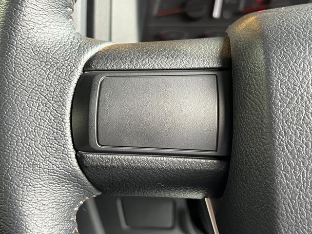 ランドクルーザー７０ ＡＸ　【内装ブラック】　丸目ヘッドライト　バックモニター内臓インナーミラー　電動デフロック　　背面タイヤ　リモコンキー　　ヒルスタートアシストコントロール　ダウンヒルスタートコントロール　純正１６インチＡＷ（49枚目）