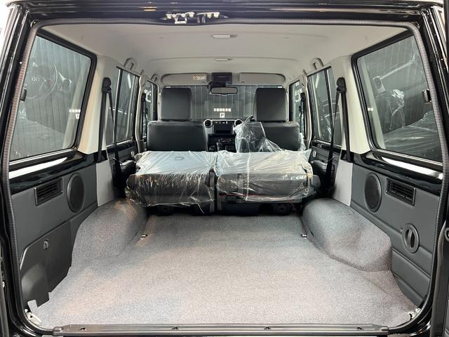 ランドクルーザー７０ ＡＸ　【内装ブラック】　丸目ヘッドライト　バックモニター内臓インナーミラー　電動デフロック　　背面タイヤ　リモコンキー　　ヒルスタートアシストコントロール　ダウンヒルスタートコントロール　純正１６インチＡＷ（74枚目）