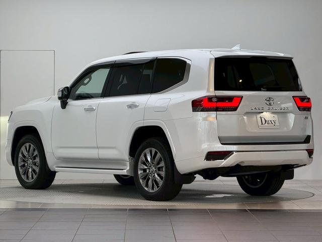 ランドクルーザー ＺＸ　【ディーゼル車】　　内装ベージュ　１２．３インチＪＢＬプレミアムサウンド　リアエンターテイメントシステム　クールボックス　電動デフロック　ルーフレールシルバー　寒冷地仕様　ＰＶＭ　ＢＳＭ　純正２０ＡＷ（10枚目）