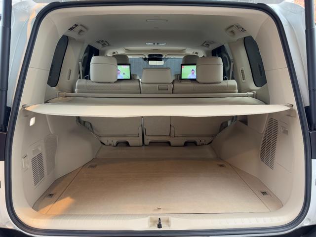 ランドクルーザー ＺＸ　【ディーゼル車】　　内装ベージュ　１２．３インチＪＢＬプレミアムサウンド　リアエンターテイメントシステム　クールボックス　電動デフロック　ルーフレールシルバー　寒冷地仕様　ＰＶＭ　ＢＳＭ　純正２０ＡＷ（73枚目）