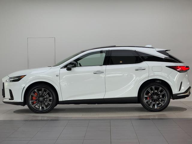 ＲＸ ＲＸ３５０　Ｆスポーツ　【マークレビンソン】　内装レッド　１４型コネクトナビ　パノラマルーフ　デジタルミラー　オレンジキャリパー　置くだけ充電　ドライブレコーダー　チームメイト　ＰＶＭ　ＢＳＭ　パワーバックドア　純正２１ＡＷ（6枚目）