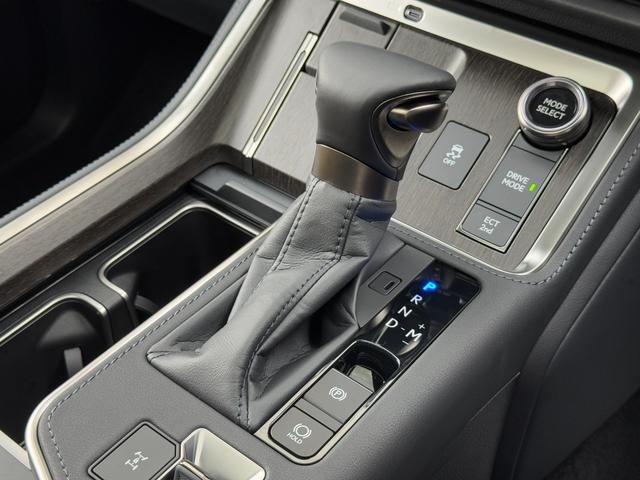 ＧＸ ＧＸ５５０　バージョンＬ　【マークレビンソン付】　内装ブラウン　デジタルインナーミラー　ドライブレコーダー　１４インチコネクトナビ　パノラマルーフ　クールボックス　ＰＶＭ　ＢＳＭ　ヒッチメンバー　パワーバックドア　純正２２ＡＷ（63枚目）