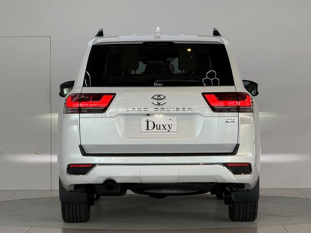 ランドクルーザー ＺＸ　【改良型モデル】　内装ベージュ　１２．３インチＪＢＬプレミアムサウンド　ブラックルーフレール　ムーンルーフ　パノラミックビューモニター　ブラインドスポットモニター　ＥＴＣ２．０　ＨＤＭＩ　純正２０ＡＷ（5枚目）