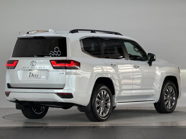 ランドクルーザー ＺＸ　【改良型モデル】　内装ベージュ　１２．３インチＪＢＬプレミアムサウンド　ブラックルーフレール　ムーンルーフ　パノラミックビューモニター　ブラインドスポットモニター　ＥＴＣ２．０　ＨＤＭＩ　純正２０ＡＷ（11枚目）