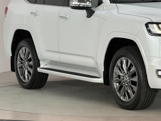 ランドクルーザー ＺＸ　【改良型モデル】　内装ベージュ　１２．３インチＪＢＬプレミアムサウンド　ブラックルーフレール　ムーンルーフ　パノラミックビューモニター　ブラインドスポットモニター　ＥＴＣ２．０　ＨＤＭＩ　純正２０ＡＷ（15枚目）