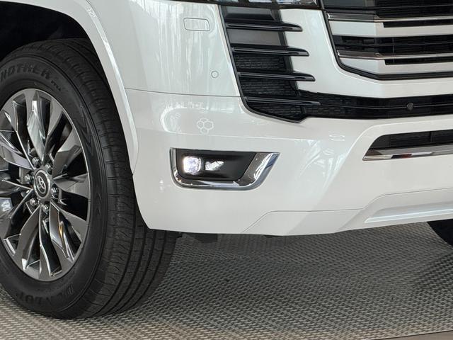 ランドクルーザー ＺＸ　【改良型モデル】　内装ベージュ　１２．３インチＪＢＬプレミアムサウンド　ブラックルーフレール　ムーンルーフ　パノラミックビューモニター　ブラインドスポットモニター　ＥＴＣ２．０　ＨＤＭＩ　純正２０ＡＷ（20枚目）