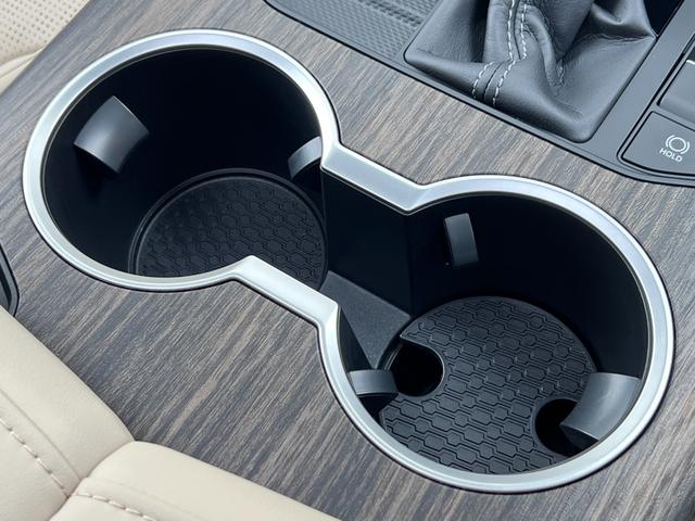 ランドクルーザー ＺＸ　【改良型モデル】　内装ベージュ　１２．３インチＪＢＬプレミアムサウンド　ブラックルーフレール　ムーンルーフ　パノラミックビューモニター　ブラインドスポットモニター　ＥＴＣ２．０　ＨＤＭＩ　純正２０ＡＷ（65枚目）