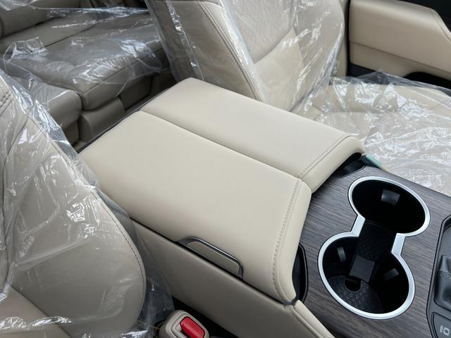 ランドクルーザー ＺＸ　【改良型モデル】　内装ベージュ　１２．３インチＪＢＬプレミアムサウンド　ブラックルーフレール　ムーンルーフ　パノラミックビューモニター　ブラインドスポットモニター　ＥＴＣ２．０　ＨＤＭＩ　純正２０ＡＷ（70枚目）