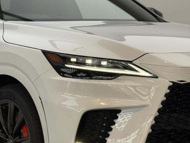 ＲＸ ＲＸ３５０　Ｆスポーツ　【改モデル】　内装レッド　　１４インチコネクトナビ　パノラマルーフ　デジタルインナーミラー　オレンジキャリパー　チームメイト　パノラミックビューモニター　ブラインドスポットモニター　純正２１インチＡＷ（16枚目）