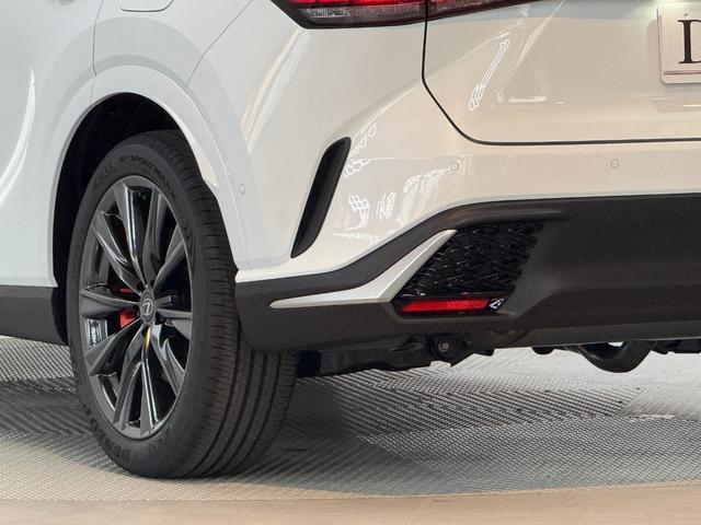 ＲＸ ＲＸ３５０　Ｆスポーツ　【改モデル】　内装レッド　　１４インチコネクトナビ　パノラマルーフ　デジタルインナーミラー　オレンジキャリパー　チームメイト　パノラミックビューモニター　ブラインドスポットモニター　純正２１インチＡＷ（27枚目）