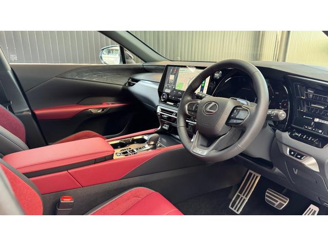 ＲＸ ＲＸ３５０　Ｆスポーツ　【改モデル】　内装レッド　　１４インチコネクトナビ　パノラマルーフ　デジタルインナーミラー　オレンジキャリパー　チームメイト　パノラミックビューモニター　ブラインドスポットモニター　純正２１インチＡＷ（35枚目）