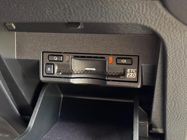 ＲＸ ＲＸ３５０　Ｆスポーツ　【改モデル】　内装レッド　　１４インチコネクトナビ　パノラマルーフ　デジタルインナーミラー　オレンジキャリパー　チームメイト　パノラミックビューモニター　ブラインドスポットモニター　純正２１インチＡＷ（65枚目）