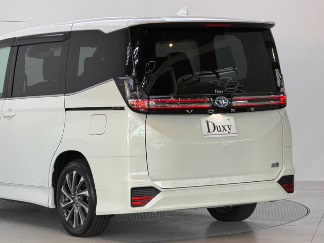 ヴォクシー Ｓ－Ｚ　【アドバンストパーク】１０．５インチコネクトナビ　快適利便パッケージＨｉ　デジタルインナーミラー　ブラインドスポットモニター　パノラミックビューモニター　パワーバックドア　ＣＤ／ＤＶＤ　純正１７型ＡＷ（26枚目）