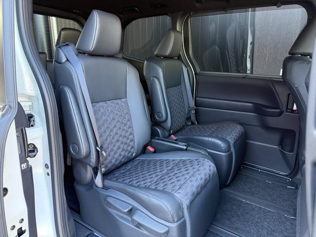 ヴォクシー Ｓ－Ｚ　【アドバンストパーク】１０．５インチコネクトナビ　快適利便パッケージＨｉ　デジタルインナーミラー　ブラインドスポットモニター　パノラミックビューモニター　パワーバックドア　ＣＤ／ＤＶＤ　純正１７型ＡＷ（45枚目）