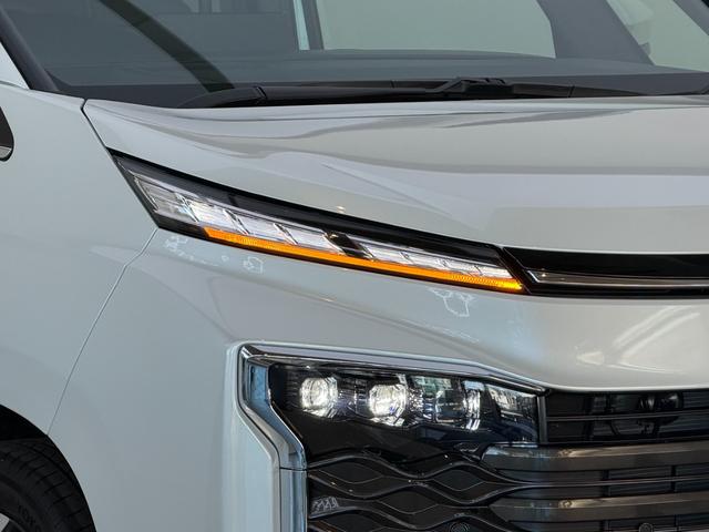 ヴォクシー ハイブリッドＳ－Ｚ　【改モデル】　１０．５インチコネクトナビ　３眼ＬＥＤヘッドライト　ユニバーサルスッテプ　トヨタチームメイト　快適利便パッケージＨＩ　ＰＶＭ　ＢＳＭ　ヘッドアップディスプレイ　寒冷地　純正インチ１７ＡＷ（20枚目）