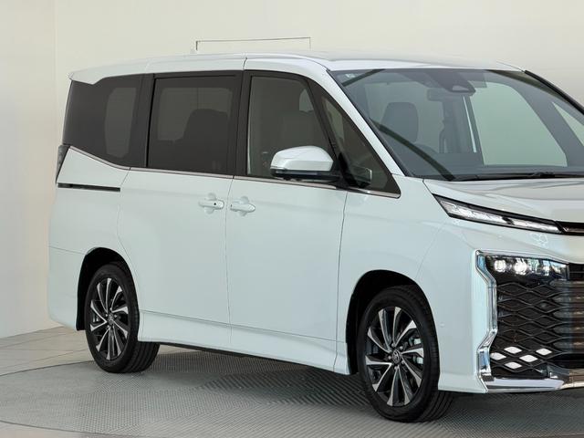 ヴォクシー ハイブリッドＳ－Ｚ　【改モデル】　１０．５インチコネクトナビ　３眼ＬＥＤヘッドライト　ユニバーサルスッテプ　トヨタチームメイト　快適利便パッケージＨＩ　ＰＶＭ　ＢＳＭ　ヘッドアップディスプレイ　寒冷地　純正インチ１７ＡＷ（35枚目）