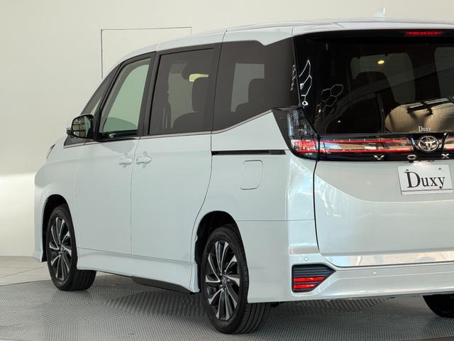 ヴォクシー ハイブリッドＳ－Ｚ　【改モデル】　１０．５インチコネクトナビ　３眼ＬＥＤヘッドライト　ユニバーサルスッテプ　トヨタチームメイト　快適利便パッケージＨＩ　ＰＶＭ　ＢＳＭ　ヘッドアップディスプレイ　寒冷地　純正インチ１７ＡＷ（36枚目）