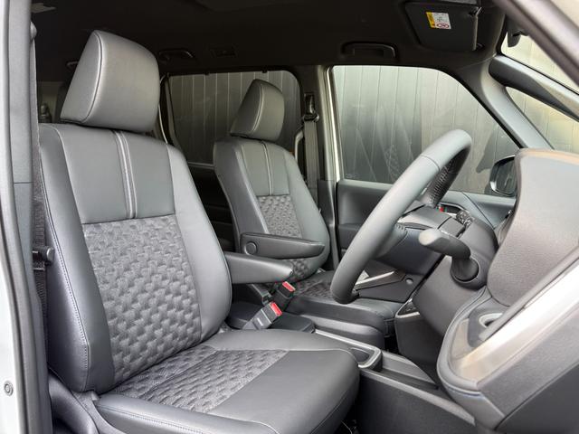 ヴォクシー ハイブリッドＳ－Ｚ　【改モデル】　１０．５インチコネクトナビ　３眼ＬＥＤヘッドライト　ユニバーサルスッテプ　トヨタチームメイト　快適利便パッケージＨＩ　ＰＶＭ　ＢＳＭ　ヘッドアップディスプレイ　寒冷地　純正インチ１７ＡＷ（44枚目）