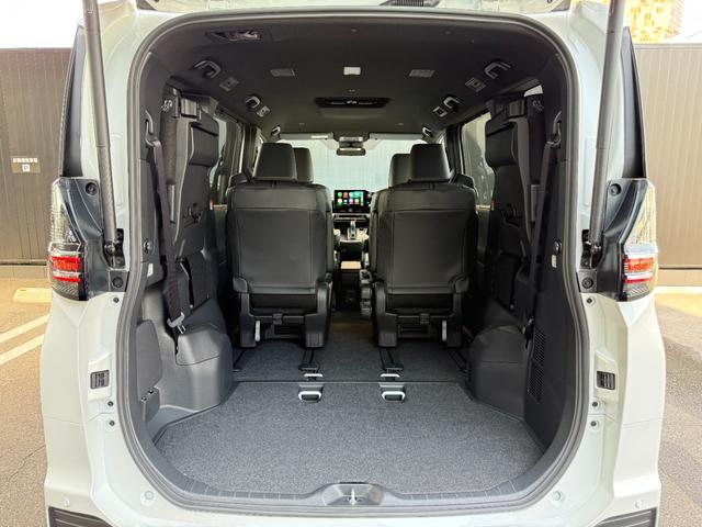 ヴォクシー ハイブリッドＳ－Ｚ　【改モデル】　１０．５インチコネクトナビ　３眼ＬＥＤヘッドライト　ユニバーサルスッテプ　トヨタチームメイト　快適利便パッケージＨＩ　ＰＶＭ　ＢＳＭ　ヘッドアップディスプレイ　寒冷地　純正インチ１７ＡＷ（74枚目）