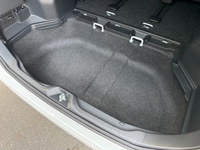 ヴォクシー ハイブリッドＳ－Ｚ　【改モデル】　１０．５インチコネクトナビ　３眼ＬＥＤヘッドライト　ユニバーサルスッテプ　トヨタチームメイト　快適利便パッケージＨＩ　ＰＶＭ　ＢＳＭ　ヘッドアップディスプレイ　寒冷地　純正インチ１７ＡＷ（75枚目）