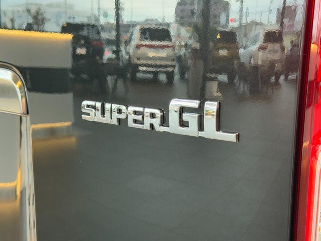 ハイエースバン 【純正ナビ付き】 デジタルインナーミラー パノラミックビューモニター対応 両側電動パワースライドドア LEDヘッドライト アクセサリーコンセント プッシュスタート 寒冷地 ETC 純正15インチAW(34枚目)