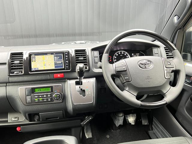 ハイエースバン 【純正ナビ付き】 デジタルインナーミラー パノラミックビューモニター対応 両側電動パワースライドドア LEDヘッドライト アクセサリーコンセント プッシュスタート 寒冷地 ETC 純正15インチAW(42枚目)