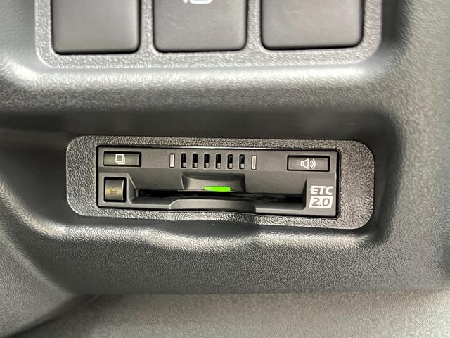 ハイエースバン 【純正ナビ付き】 デジタルインナーミラー パノラミックビューモニター対応 両側電動パワースライドドア LEDヘッドライト アクセサリーコンセント プッシュスタート 寒冷地 ETC 純正15インチAW(69枚目)