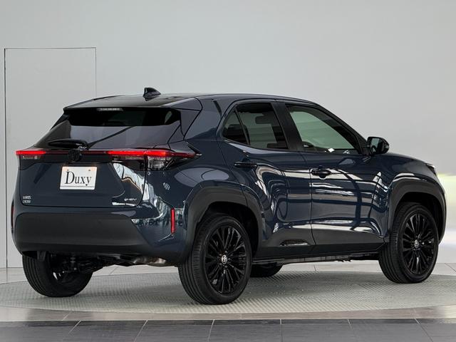 ヤリスクロス ハイブリッドＺ　ウルバーノ　【内装ブラック】　８インチコネクトテットナビ　パノラミックビューモニタ－　ブラインドスポットモニター　ステアリングヒーター　シートヒーター　アクセサリーコンセント　ＨＤＭＩ入力端子　純正１８インチＡＷ（11枚目）