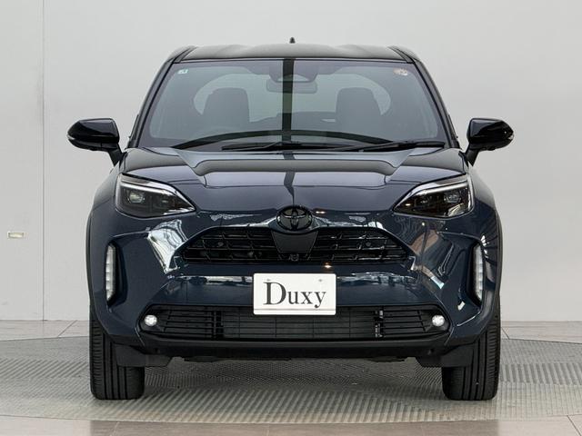 ヤリスクロス ハイブリッドＺ　ウルバーノ　【内装ブラック】　８インチコネクトテットナビ　パノラミックビューモニタ－　ブラインドスポットモニター　ステアリングヒーター　シートヒーター　アクセサリーコンセント　ＨＤＭＩ入力端子　純正１８インチＡＷ（12枚目）