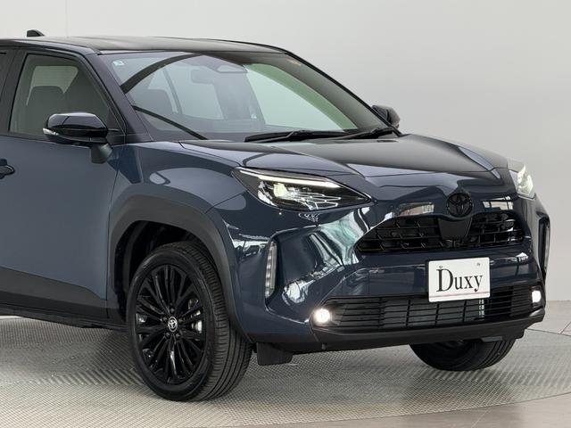 ヤリスクロス ハイブリッドＺ　ウルバーノ　【内装ブラック】　８インチコネクトテットナビ　パノラミックビューモニタ－　ブラインドスポットモニター　ステアリングヒーター　シートヒーター　アクセサリーコンセント　ＨＤＭＩ入力端子　純正１８インチＡＷ（18枚目）