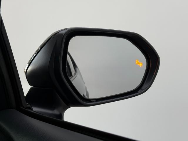 ヤリスクロス ハイブリッドＺ　ウルバーノ　【内装ブラック】　８インチコネクトテットナビ　パノラミックビューモニタ－　ブラインドスポットモニター　ステアリングヒーター　シートヒーター　アクセサリーコンセント　ＨＤＭＩ入力端子　純正１８インチＡＷ（23枚目）