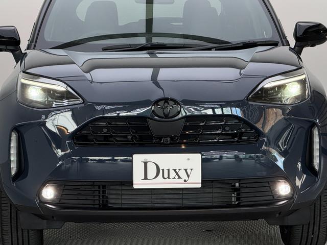 ヤリスクロス ハイブリッドＺ　ウルバーノ　【内装ブラック】　８インチコネクトテットナビ　パノラミックビューモニタ－　ブラインドスポットモニター　ステアリングヒーター　シートヒーター　アクセサリーコンセント　ＨＤＭＩ入力端子　純正１８インチＡＷ（24枚目）