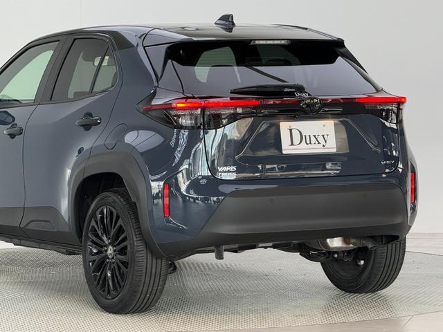 ヤリスクロス ハイブリッドＺ　ウルバーノ　【内装ブラック】　８インチコネクトテットナビ　パノラミックビューモニタ－　ブラインドスポットモニター　ステアリングヒーター　シートヒーター　アクセサリーコンセント　ＨＤＭＩ入力端子　純正１８インチＡＷ（26枚目）