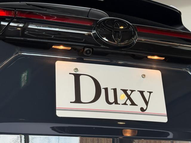 ヤリスクロス ハイブリッドＺ　ウルバーノ　【内装ブラック】　８インチコネクトテットナビ　パノラミックビューモニタ－　ブラインドスポットモニター　ステアリングヒーター　シートヒーター　アクセサリーコンセント　ＨＤＭＩ入力端子　純正１８インチＡＷ（27枚目）