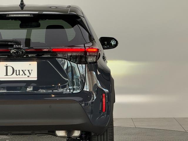 ヤリスクロス ハイブリッドＺ　ウルバーノ　【内装ブラック】　８インチコネクトテットナビ　パノラミックビューモニタ－　ブラインドスポットモニター　ステアリングヒーター　シートヒーター　アクセサリーコンセント　ＨＤＭＩ入力端子　純正１８インチＡＷ（34枚目）