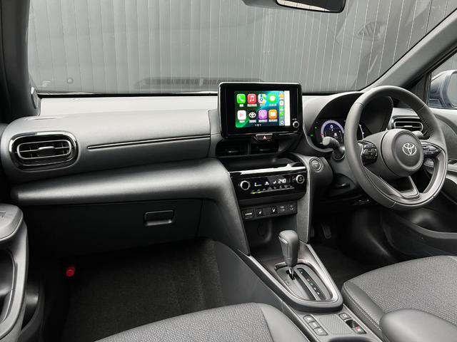 ヤリスクロス ハイブリッドＺ　ウルバーノ　【内装ブラック】　８インチコネクトテットナビ　パノラミックビューモニタ－　ブラインドスポットモニター　ステアリングヒーター　シートヒーター　アクセサリーコンセント　ＨＤＭＩ入力端子　純正１８インチＡＷ（41枚目）