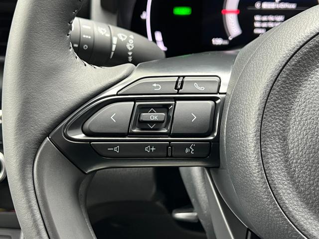 ヤリスクロス ハイブリッドＺ　ウルバーノ　【内装ブラック】　８インチコネクトテットナビ　パノラミックビューモニタ－　ブラインドスポットモニター　ステアリングヒーター　シートヒーター　アクセサリーコンセント　ＨＤＭＩ入力端子　純正１８インチＡＷ（50枚目）