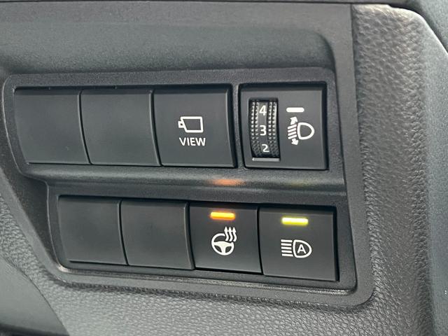 ヤリスクロス ハイブリッドＺ　ウルバーノ　【内装ブラック】　８インチコネクトテットナビ　パノラミックビューモニタ－　ブラインドスポットモニター　ステアリングヒーター　シートヒーター　アクセサリーコンセント　ＨＤＭＩ入力端子　純正１８インチＡＷ（70枚目）