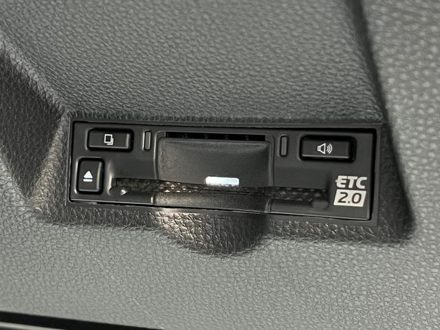 ヤリスクロス ハイブリッドＺ　ウルバーノ　【内装ブラック】　８インチコネクトテットナビ　パノラミックビューモニタ－　ブラインドスポットモニター　ステアリングヒーター　シートヒーター　アクセサリーコンセント　ＨＤＭＩ入力端子　純正１８インチＡＷ（71枚目）