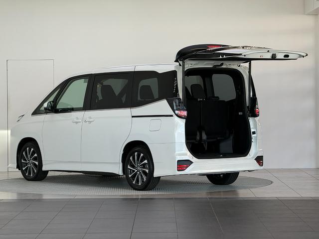 ヴォクシー ハイブリッドS-Z 【パノラミックビューモニター】10.5インチディスプレイオーディオ ブラインドスポットモニター 快適利便パッケージHi トヨタチームメイト アドバンストパーク 電動パワーバックドア 純正17インチAW(16枚目)