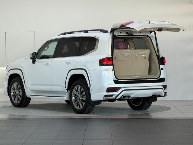 ランドクルーザー ＺＸ　【内装ベージュ×モデリスタエアロ】　１２．３インチＪＢＬプレミアサウンド　リアエンターテイメントシステム　空気圧センサー　クールＢＯＸ　パノラミックビューモニター　デジタルインナーミラー　純正２０ＡＷ（16枚目）