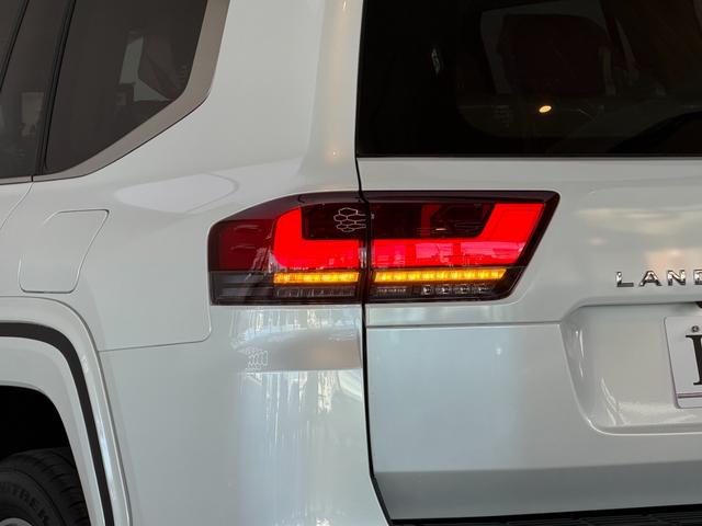 ランドクルーザー ＺＸ　【内装ベージュ×モデリスタエアロ】　１２．３インチＪＢＬプレミアサウンド　リアエンターテイメントシステム　空気圧センサー　クールＢＯＸ　パノラミックビューモニター　デジタルインナーミラー　純正２０ＡＷ（34枚目）