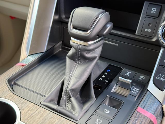 ランドクルーザー ＺＸ　【内装ベージュ×モデリスタエアロ】　１２．３インチＪＢＬプレミアサウンド　リアエンターテイメントシステム　空気圧センサー　クールＢＯＸ　パノラミックビューモニター　デジタルインナーミラー　純正２０ＡＷ（61枚目）
